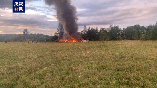 俄媒：一架私人飞机坠毁10人死亡，普里戈任在乘客名单上