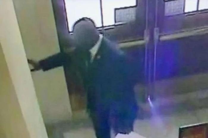 【蜗牛棋牌】关键时刻警铃炸响，“我寻思这是门呢…”