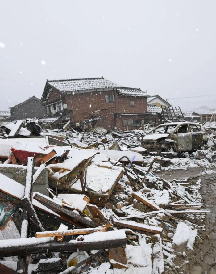 突发！日本地震、火山喷发！