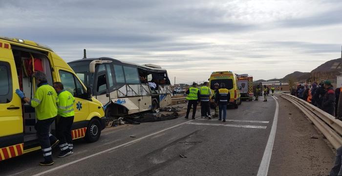 【蜗牛棋牌】西班牙东南部发生交通事故 已致1死13伤