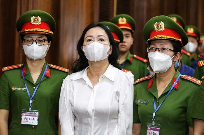 越南女首富恐获死刑：祖籍广东 参与侵吞120亿美元