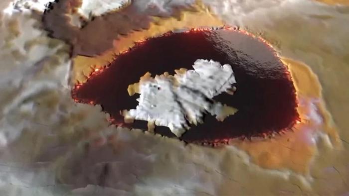 探测器传回“饱受木星折磨的卫星”表面图像：熔浆湖在翻腾，还有一座“尖塔山”