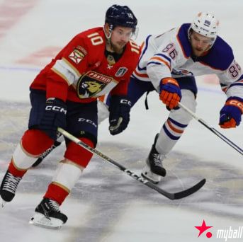 迈博体育 黑豹队以 4-1 击败油人队,在斯坦利杯决赛中以 2-0
