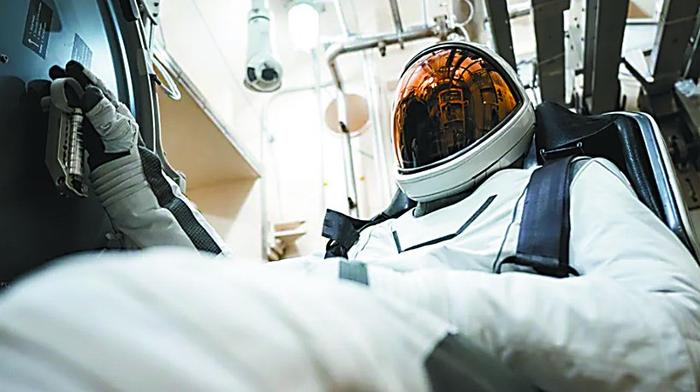 【蜗牛棋牌】人类首次商业太空行走,舱外航天服面临考验