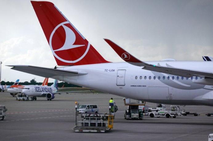 土耳其航空一飞行员执飞中死亡 飞机紧急降落美国纽约