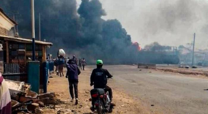 【蜗牛棋牌】尼日利亚油罐车爆炸事件已造成77人死亡