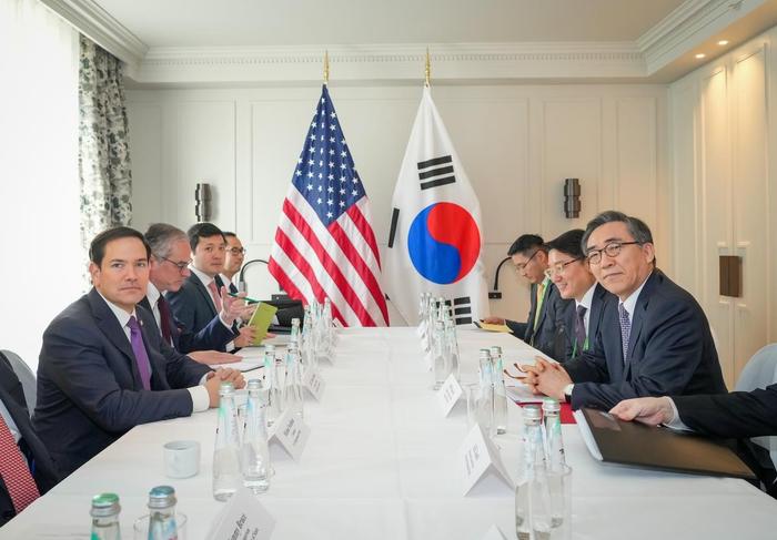韩美外长在慕安会期间举行会谈 讨论多个议题