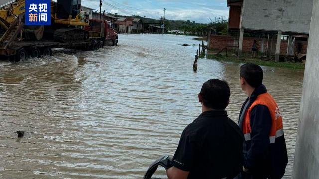 厄瓜多尔冬季暴雨已致18人死亡 超8.2万人受影响