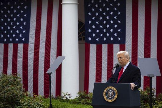 特朗普宣布国家紧急状态 全面征收关税