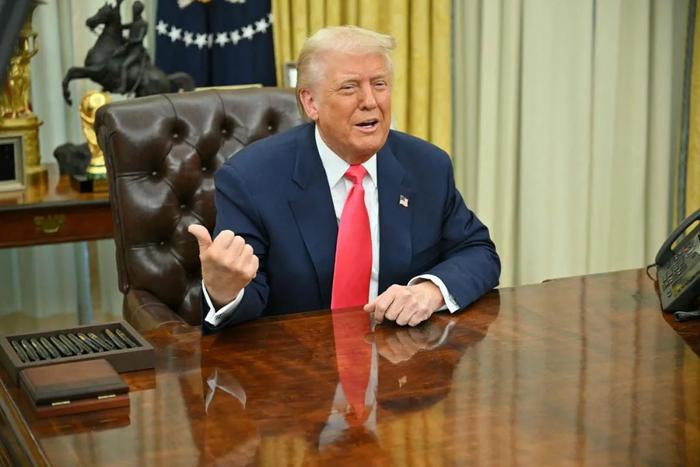 特朗普宣布国家紧急状态，全面征关税：欧盟20%，日本24%，印度26%，越南46%！美元跳水，美股期货全线大跌，多方表态