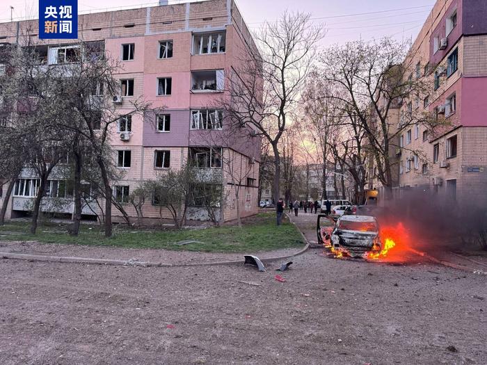 【蜗牛棋牌】乌居民区遭袭事件已致26人死亡 泽连斯基发声