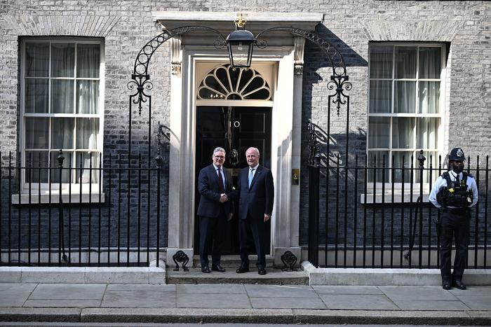 巴勒斯坦总理访问英国 会见英首相斯塔默