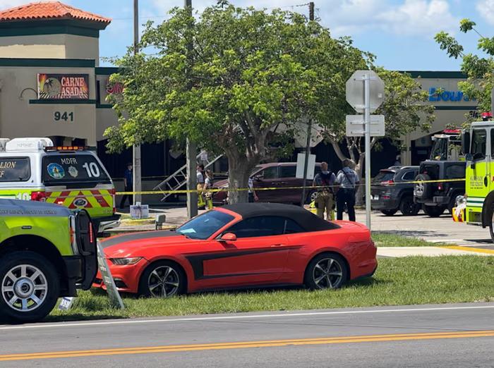 【蜗牛棋牌】美国佛罗里达一购物中心发生爆炸 致10人受伤