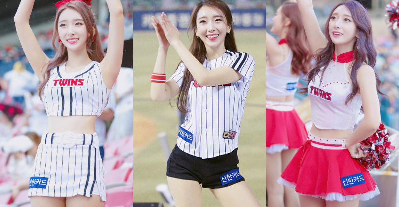 【蜗牛棋牌】神正！啦啦隊正妹激短上衣大秀「嫩白小蠻腰」，奮力乳動全場暴動啦！