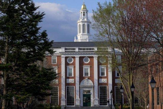 回应白宫签证限制令 哈佛大学决定再次起诉美政府
