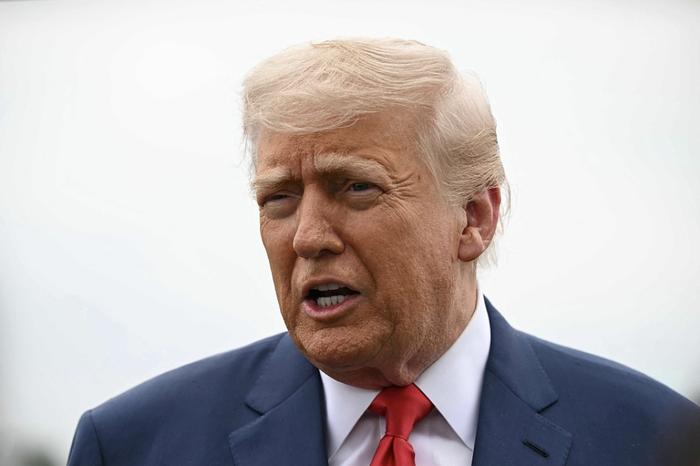 “解放洛杉矶”，特朗普向三部长下令