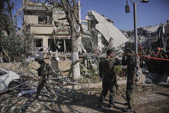 【蜗牛棋牌】伊朗对以色列报复行动已致以方4死超200人伤