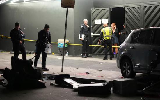 美国洛杉矶一车辆冲撞人群致30人受伤 司机遭围殴中枪