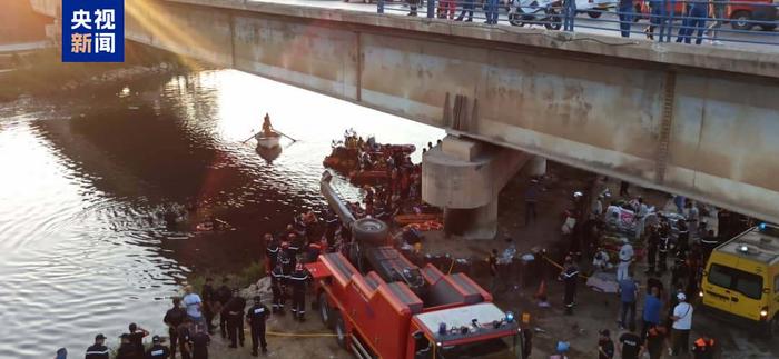 【蜗牛棋牌】阿尔及利亚北部发生交通事故 造成18人死亡