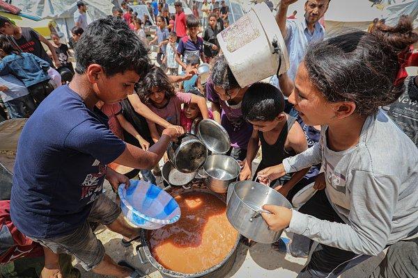 【蜗牛棋牌】近东救济工程处:加沙营养不良儿童数量急剧增加