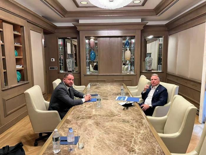 【蜗牛棋牌】乌官员:乌愿与俄在领导人层面直接对话