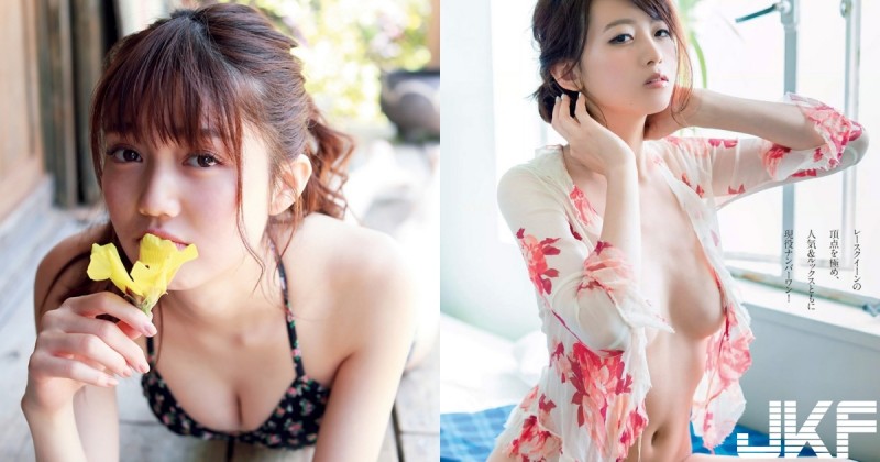 【蜗牛棋牌】超越暗示的少女！嫩模「口中含花」好挑逗，各種「養眼畫面」沒有極限啦…