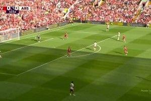 三连胜登顶！利物浦1-0阿森纳 索博任意球世界波制胜埃泽首秀