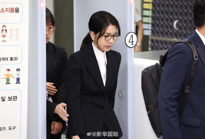 【蜗牛棋牌】尹锡悦妻子金建希贪腐案24日开庭,韩国前总统夫妇将同时在押受审