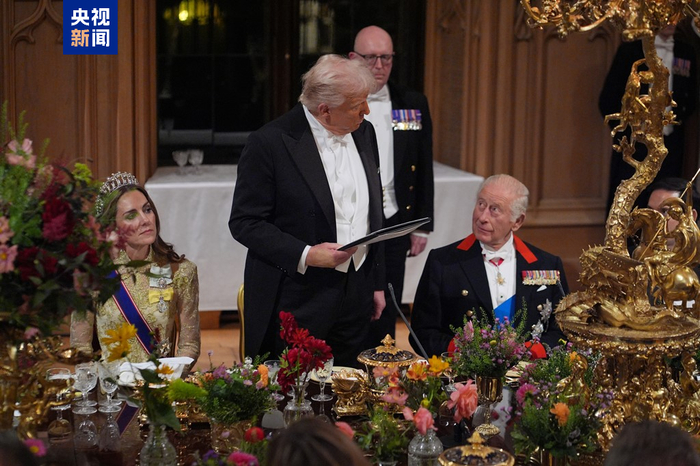 【蜗牛棋牌】特朗普:英美关系像“一个和弦中的两个音符”