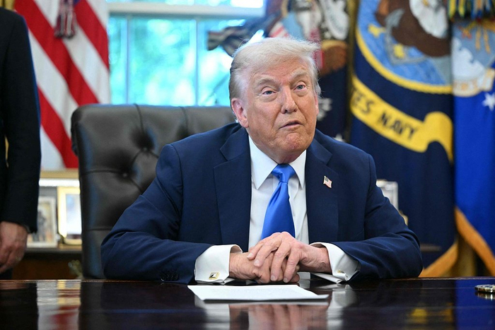 特朗普签署法令对H-1B签证加收10万美元新费用