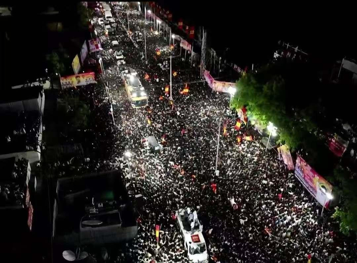 印度集会踩踏事件已致33人死亡