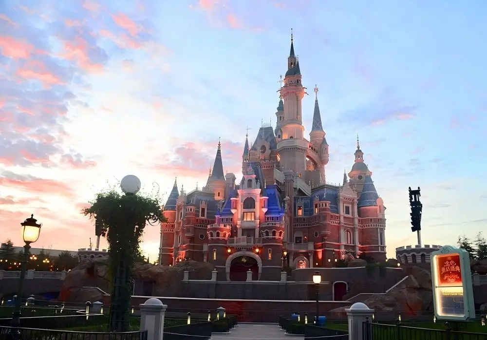 迪士尼涉嫌非法收集13岁以下儿童个人数据，被罚1000万美元！公司股价下跌