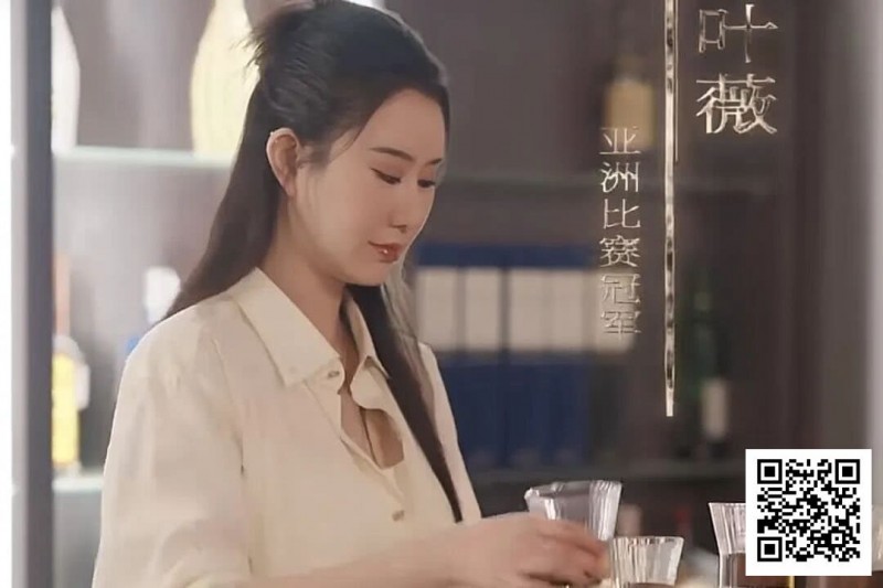 【EV扑克】告别赌神式浮夸，张晨旭携手《女王归来》展现扑克的真实与优雅，抖音红果同步上线