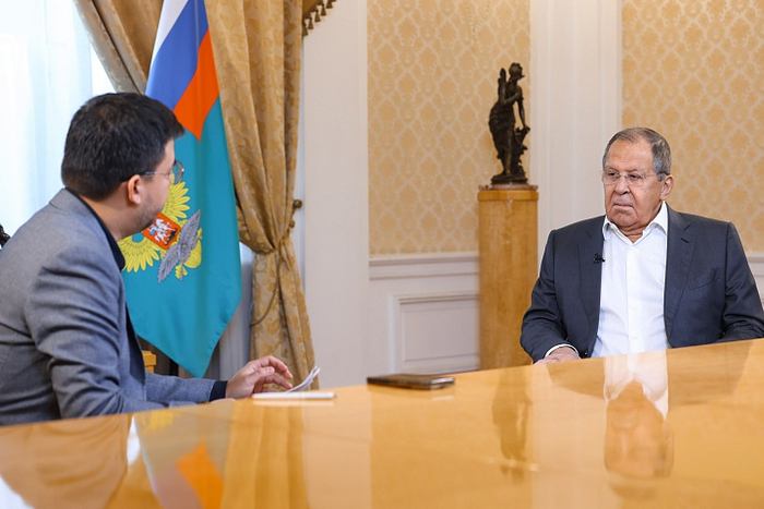 【蜗牛棋牌】俄美领导人布达佩斯会晤为何被“推迟”？俄外长披露沟通细节