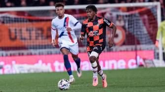 【蜗牛棋牌】近4轮3平+仅1场零封!巴黎1-1洛里昂先赛领跑 门德斯破门杜埃伤退