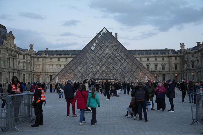 【蜗牛棋牌】涉嫌参与有组织团伙盗窃,卢浮宫抢劫案一嫌疑人被起诉