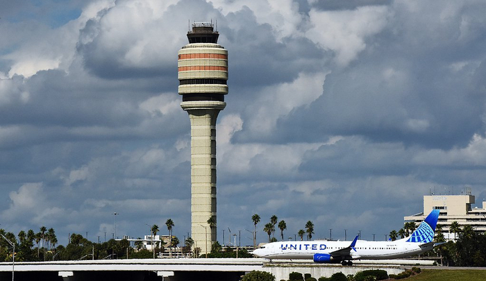 【蜗牛棋牌】美国部分空管人员获补发“停摆”期间七成薪资