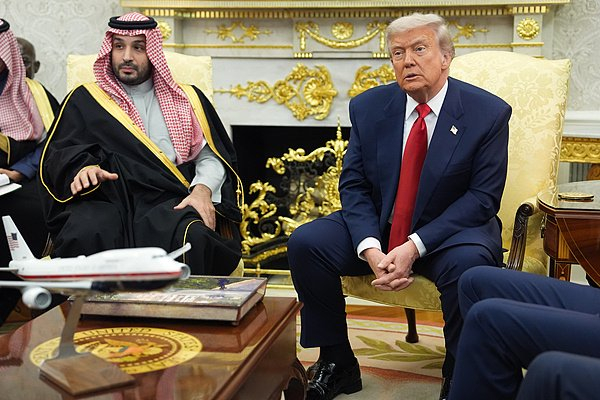 【蜗牛棋牌】特朗普：沙特将获得F-35战机 已就此达成协议