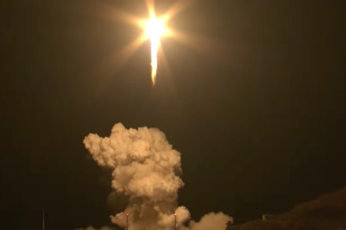 【蜗牛棋牌】韩国发射自研运载火箭“世界”号