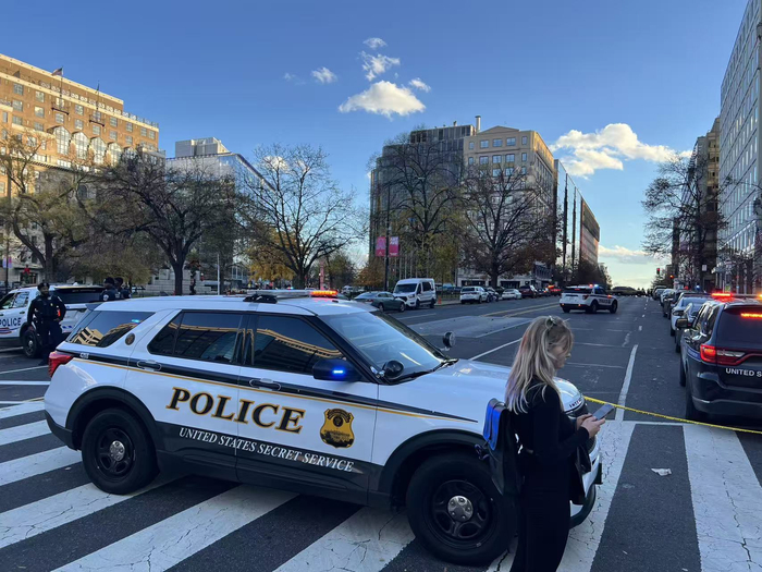 【蜗牛棋牌】白宫附近发生枪击 特朗普要求向华盛顿增派数百名士兵