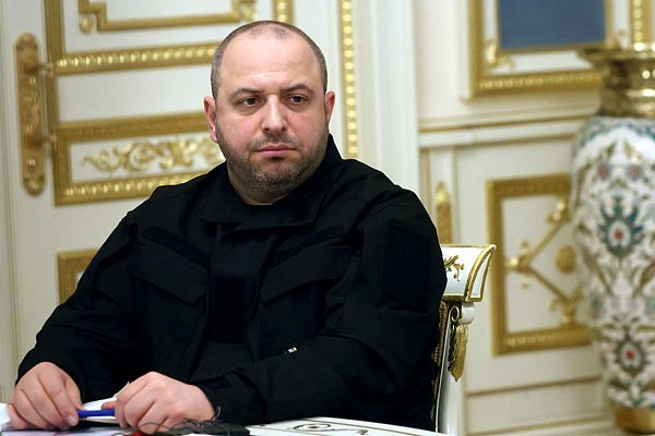 【蜗牛棋牌】美国务卿及特使将于佛州同来访的乌代表团会面