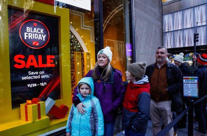 【蜗牛棋牌】中国货物供应遇阻,商品涨价影响支出,关税令美国人迎来更昂贵“黑五”