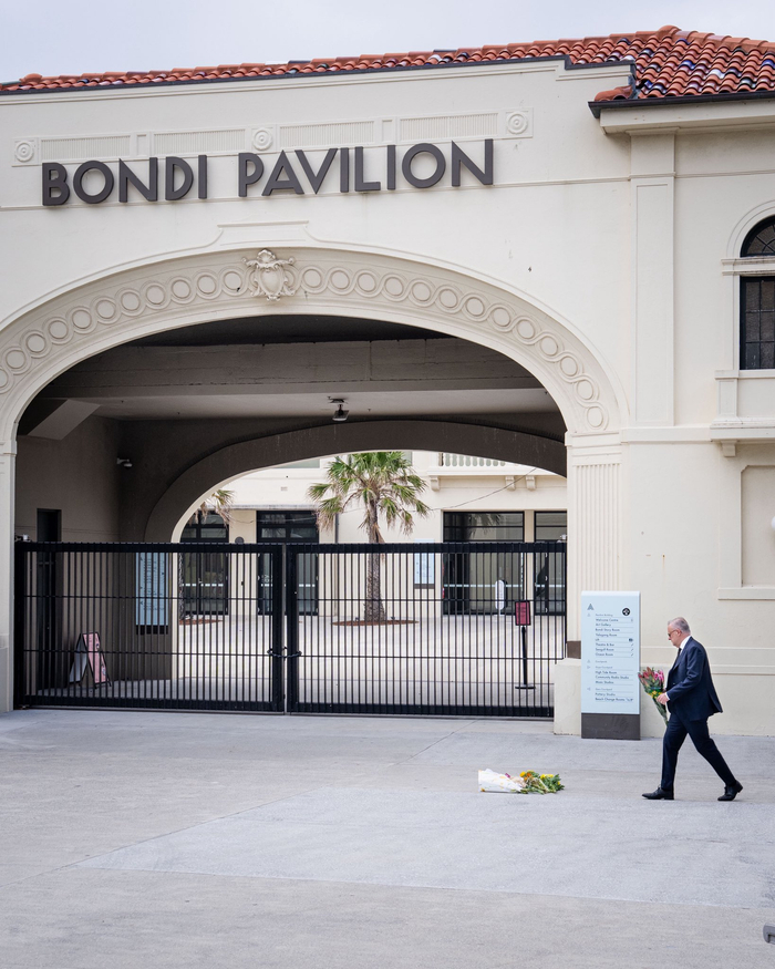 【蜗牛棋牌】悉尼海滩枪击事件已致16人死亡，澳总理宣布：澳大利亚全国将降半旗悼念遇难者