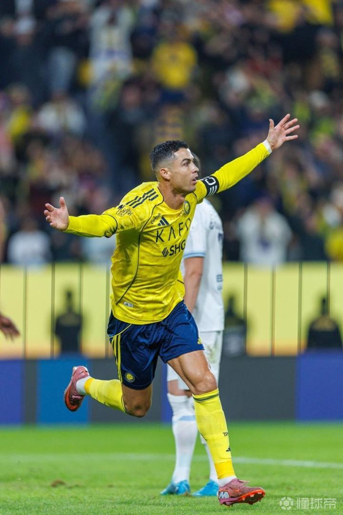 【蜗牛棋牌】C罗达成职业生涯1300场里程碑，一共贡献956球260助