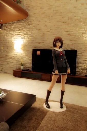 【蜗牛棋牌】動漫肥宅土豪出手有多狂？買200萬手辦、開跑車載娃娃