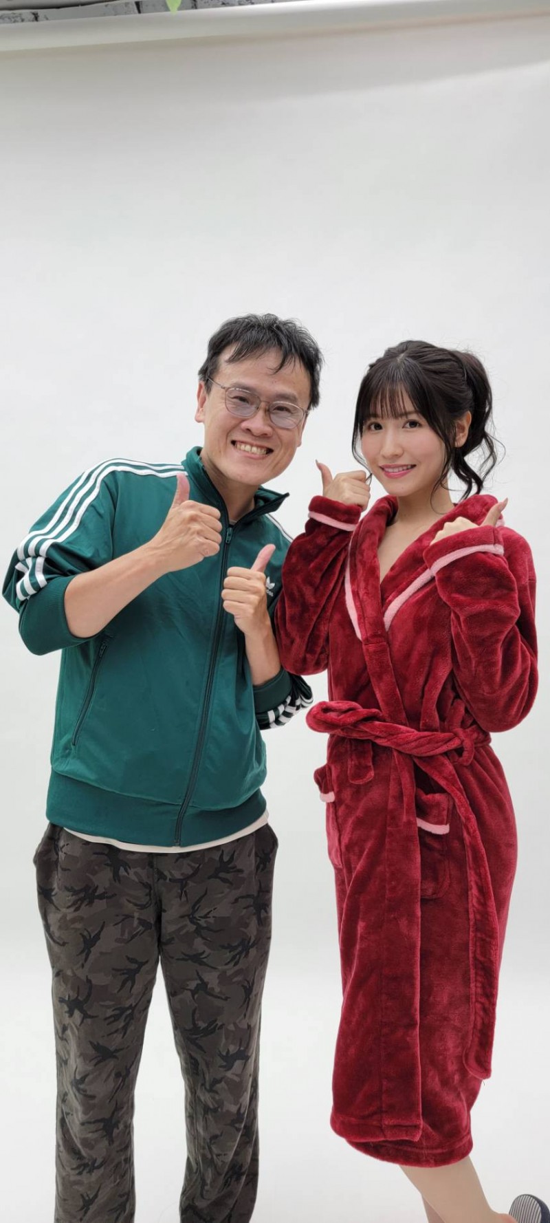 等了3年的合作!私底下的桜空もも(樱空桃)是这样!【EV扑克下载】