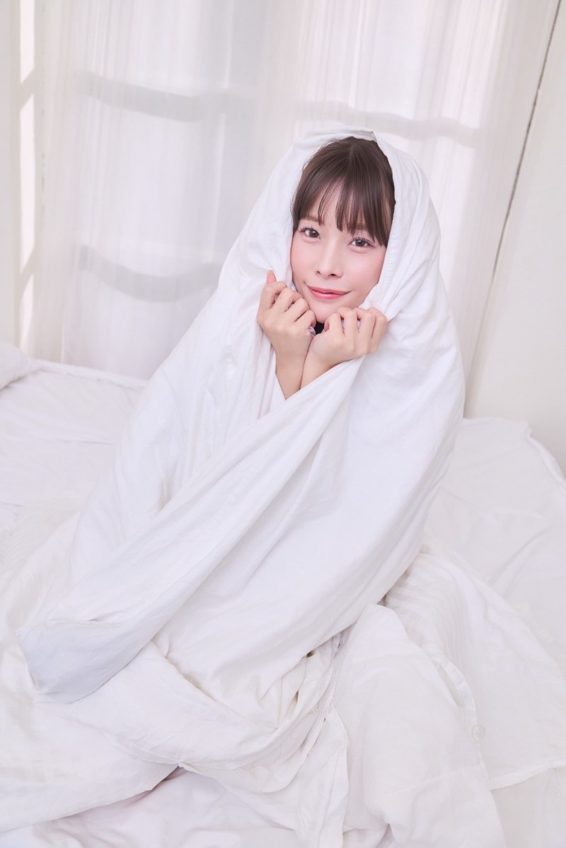 真正的文学美少女!八木奈々是最特别的女优!【EV扑克下载】