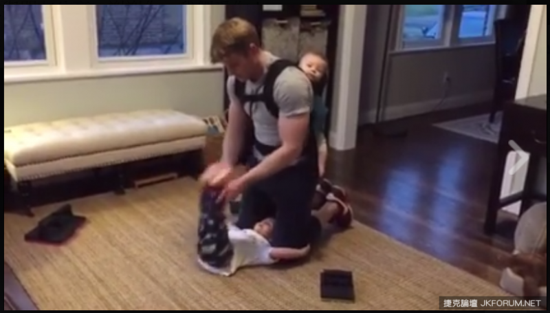 【蜗牛棋牌】全家一起來健身！超萌小正太運動細胞超好