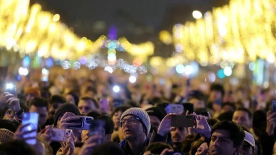 【蜗牛棋牌】2026第一天,世界最关注的三件事