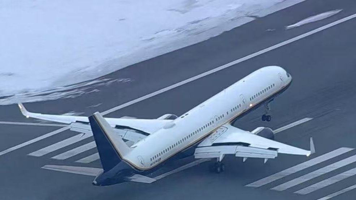 【蜗牛棋牌】载有马杜罗的飞机抵达美国纽约一处军事基地